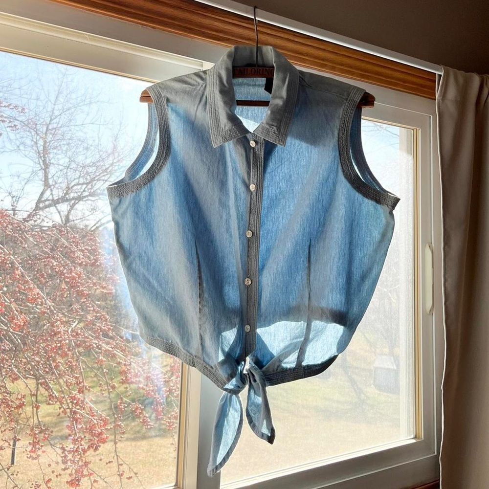 90s Vintage Light Blue Chambray Cotton Tie Tank Shirt Large Women’s